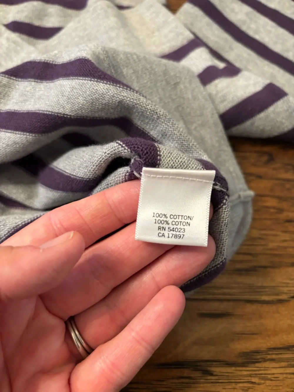 Banana Republic Men’s M Gray Purple Stripe Cotton V-Neck Sweater